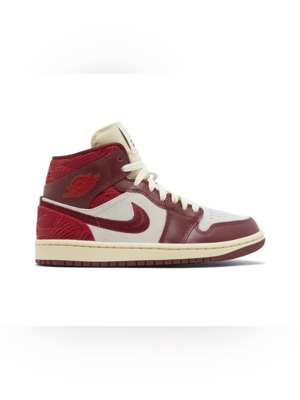 Nike Air Jordan tiki Leaf/Red Muslin - Size 10 women